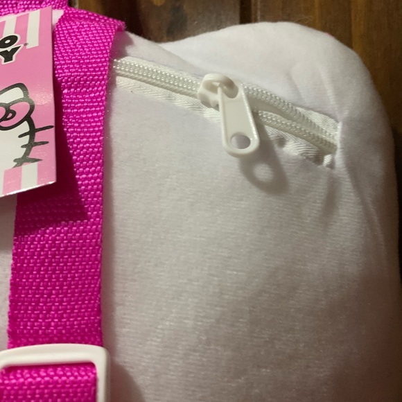 NWT Hello Kitty Plush Backpack - Picture 4 of 5